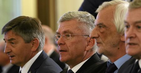 To komu w końcu wierzyć? Politycy PiS zmieniają wersje wydarzeń z dnia na dzień