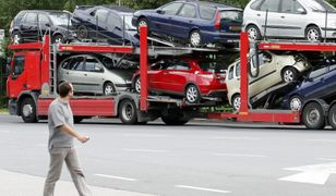 Efekt 500+. Polacy kupują droższe samochody używane