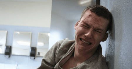 13 powodów – serial przeraził wielu internautów. Powód? Brutalne sceny gwałtu