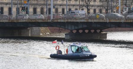 Wrocław: akcja ratunkowa. Mężczyzna skoczył do Odry