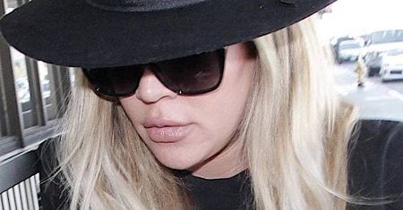 Wielka tragedia w rodzinie ciężarnej Khloe Kardashian! Nie żyją jej przyjaciele - znany koszykarz i młoda piosenkarka!