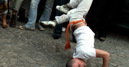 Capoeira - akrobatyczna i widowiskowa sztuka walki