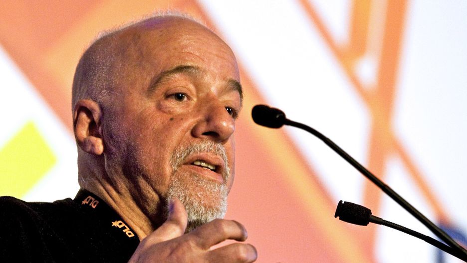 Paulo Coelho jest fenomenem kultury masowej. Jego książki ukazały się na świecie w nakładzie ponad 200 milionów egzemplarzy.