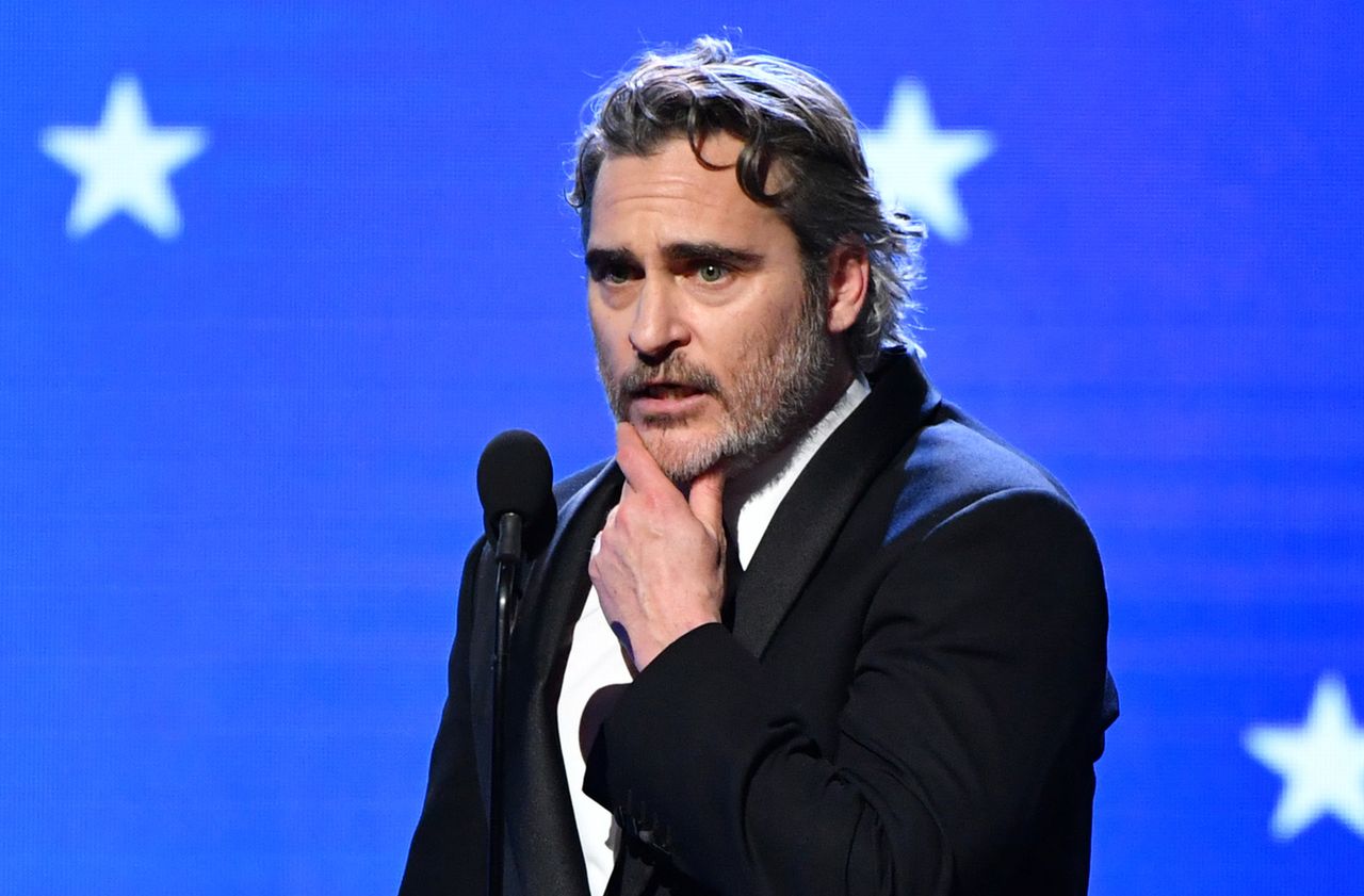 Joaquin Phoenix wciąż przeżywa śmierć brata. Nie mógł w spokoju przeżyć żałoby