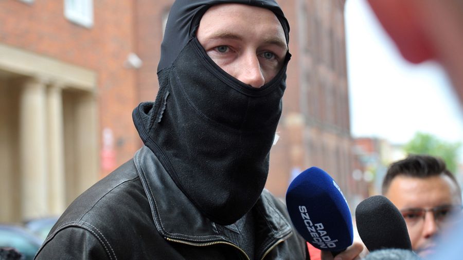 Policjant Krzysztof O. przed prokuraturą w Szczecinie