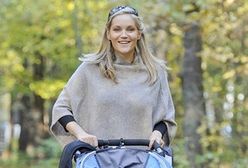 Dominika Figurska z dziećmi na jesiennym spacerze