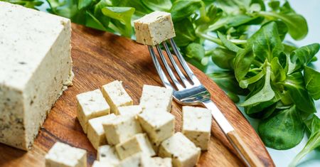 Tofu - przepisy na dania. Co to jest tofu? Ser tofu to dobra nazwa?