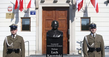 Wiemy, ile kosztował pomnik Lecha Kaczyńskiego. By się dowiedzieć, musieliśmy pójść z MON do sądu