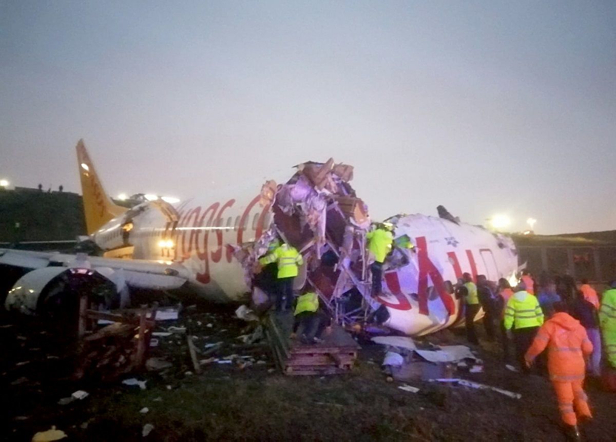 Katastrofa samolotu w Turcji. Złamał się na pół