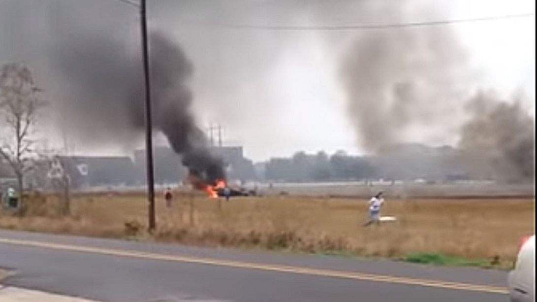 Dwusilnikowy samolot runął na ziemię. Są zabici i ranni
