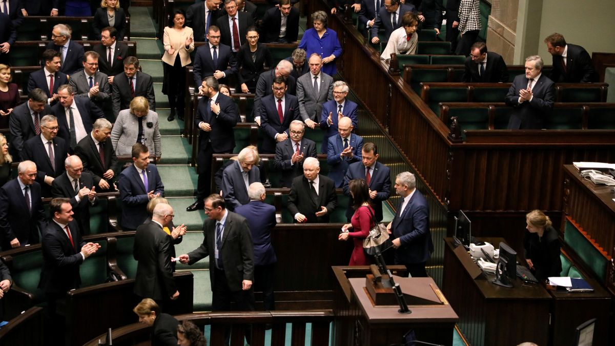 Posłowie zgłosili poprawki do ustawy o OFE.