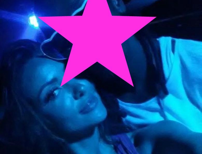 Monika Pietrasińska w seksownej pozie ze znanym raperem bawi się w nocnym klubie na Ibizie