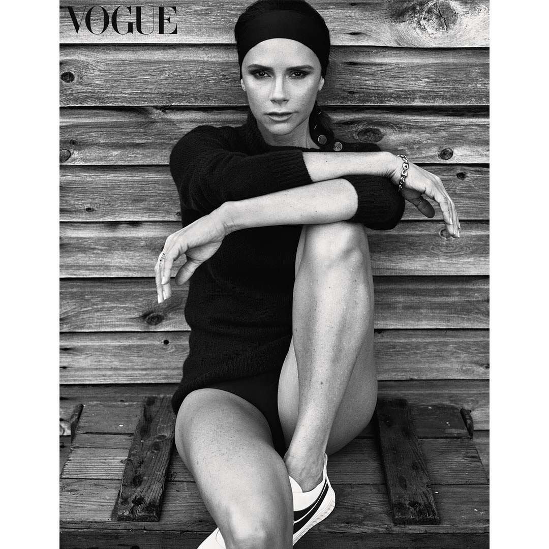 Victoria Beckham z dziećmi i psem na okładce najnowszego Vogue