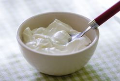 Dietetyczny hit. Czy warto jeść skyr zamiast jogurtu naturalnego?