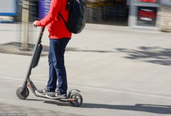 Elbląg. Hulajnogą potrącił staruszkę i odjechał. Policja szuka 10-latka