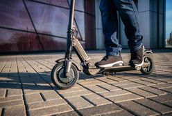 Wrocław. Wypadek, mężczyzna wpadł pod tramwaj. Jechał na elektrycznej hulajnodze