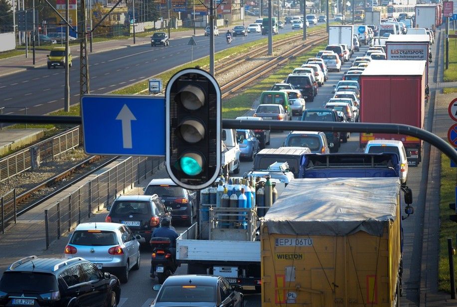 Ogromne korki na drogach nad morze. Dojazd może się wydłużyć o kilka godzin