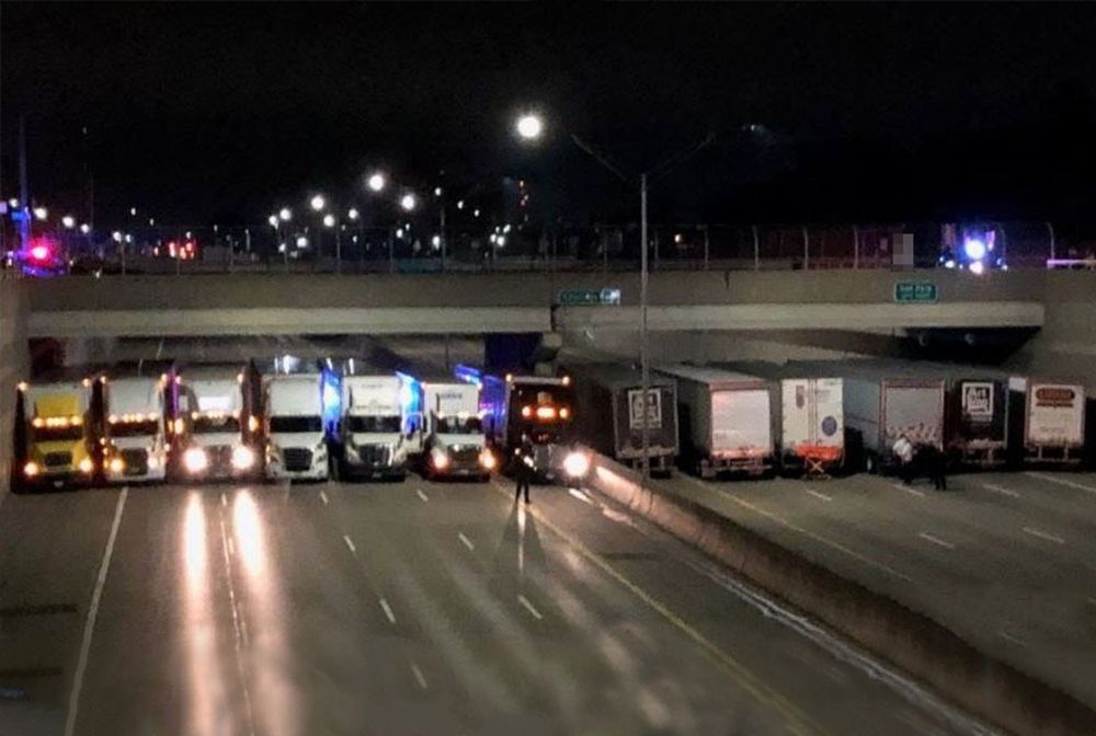 Użyli 13 ciężarówek by uratować jednego człowieka