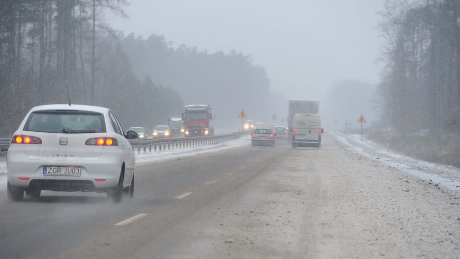 IMGW ostrzega: 20.12.2018 marznące opady i gołoledź w całej Polsce. Największe zagrożenie w województwie dolnośląskim