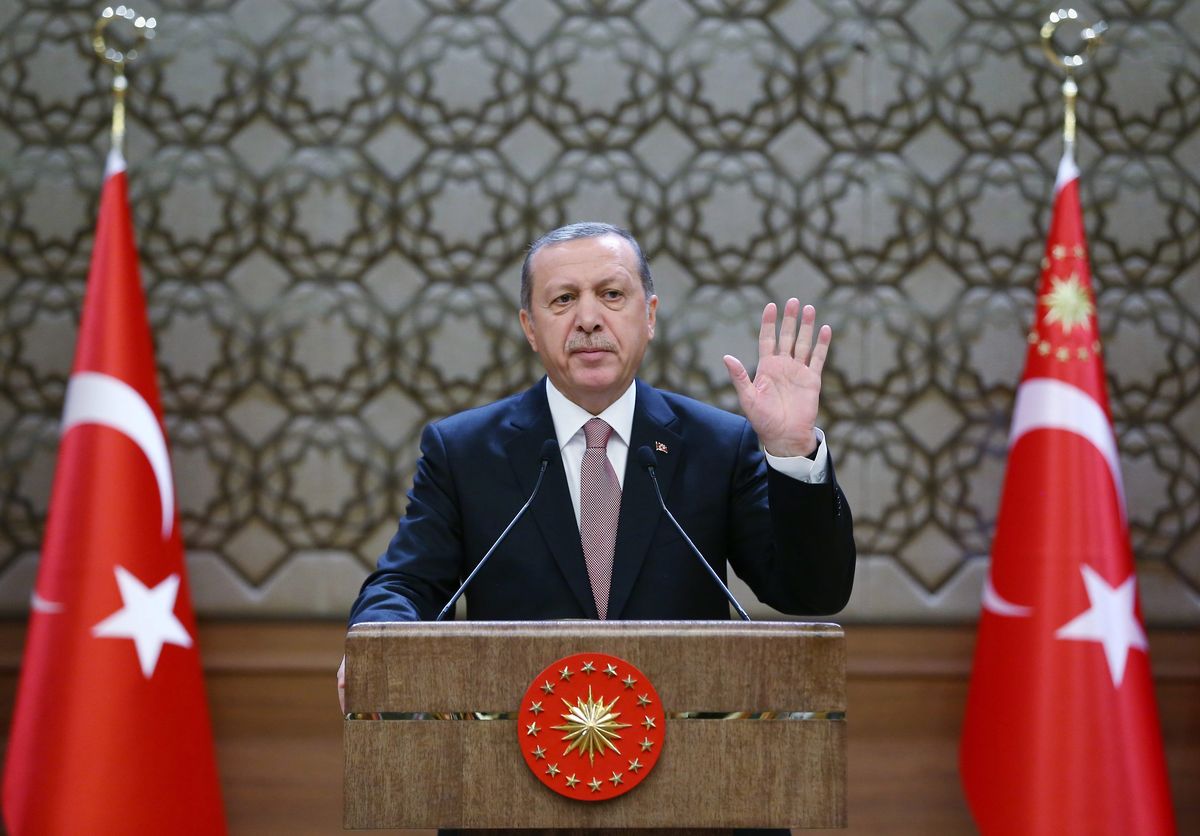 Erdogan - pierwszy sułtan współczesnej Turcji. Zagrożenie ultranacjonalizmem