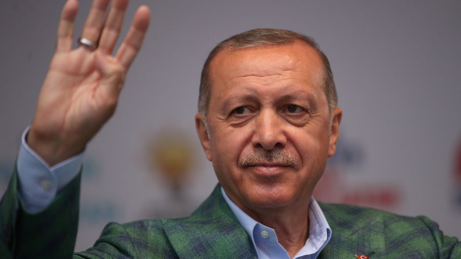 Recep Erdogan i jego partia są faworytem w przedterminowych wyborach prezydenckich i parlamentarnych w Turcji