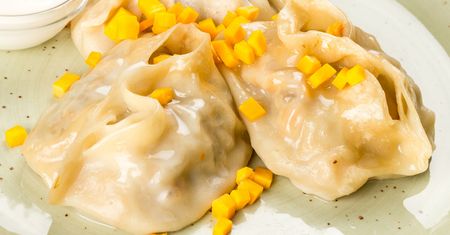 Przepis na pierogi z dynią i serem. Pokochasz je od pierwszego kęsa