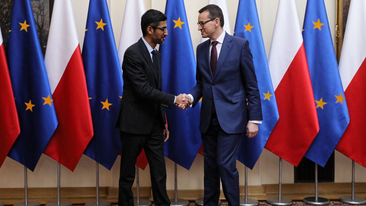 Sundar Pichai i Mateusz Morawiecki przed spotkaniem