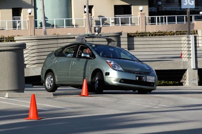Autonomiczne samochody Google będą łamać przepisy w imię bezpieczeństwa