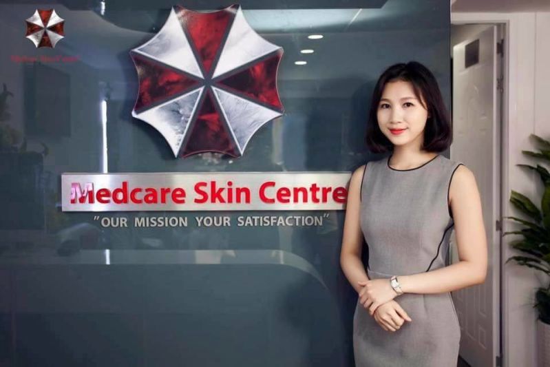 Wietnamska klinika dermatologiczna używa logo Umbrelli z Resident Evil
