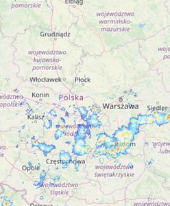 IMGW ostrzega. Pas burz z gradem przechodzi przez Polskę