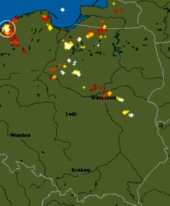 Uwaga! Gwałtowne burze z gradem. Zobacz, gdzie w nocy spadnie najwięcej deszczu