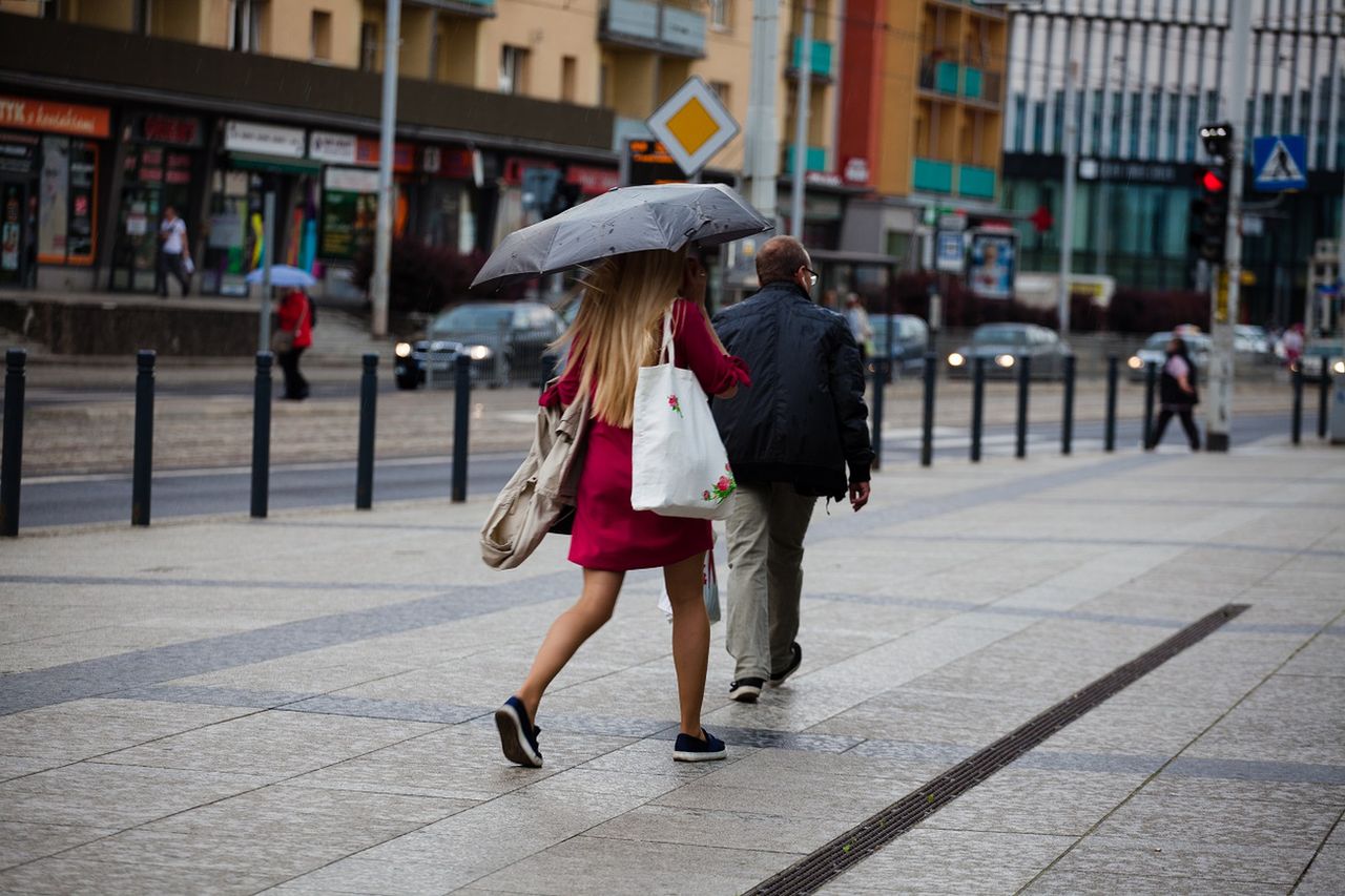 Pogoda w Polsce. Ochłodzenie i opady deszczu. W górach możliwy śnieg