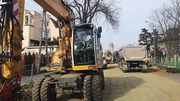 Obecnie w ramach remontu ulicy Berenta budowana jest kanalizacja. Całość prac ma zostać zakończona pod koniec roku.