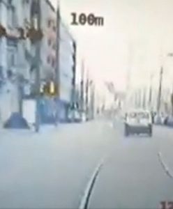 Poznań. Pędził 140 km/h i odgryzł policjantowi kawałek palca. Pirat drogowy usłyszał zarzuty