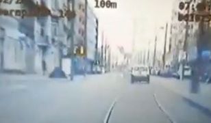 Poznań. Pędził 140 km/h i odgryzł policjantowi kawałek palca. Pirat drogowy usłyszał zarzuty