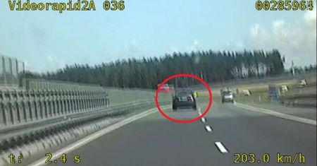 Pędził ponad 200 km/h. Policyjny pościg na autostradzie