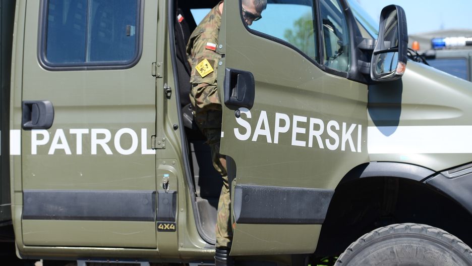 Saperzy przewieźli niewybuch na poligon