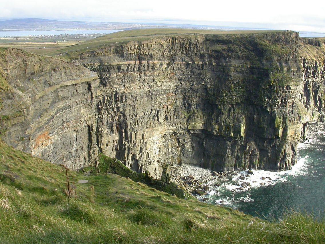 Klifami Moheru nazywany jest ośmiokilometrowy odcinek wybrzeża Atlantyku w Irlandii