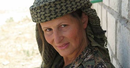 Z wybiegu na wojnę z ISIS. Niezwykła historia kanadyjskiej wojowniczki