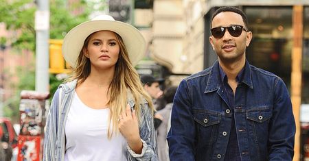 Seksowna Chrissy Teigen miesiąc po narodzinach córeczki