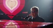 Elton John w wyjątkowej reklamie. Nie puszczają jej w telewizji. Za to w sieci bije rekordy popularności i wyciska łzy
