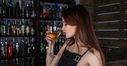 Kobiety piją coraz więcej. Dorównują mężczyznom