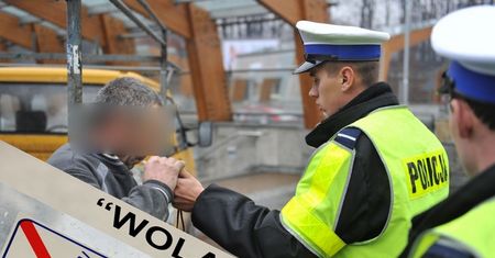 Na bani do pracy. Piją wszyscy: robotnicy, taksówkarze i pracownicy korporacji