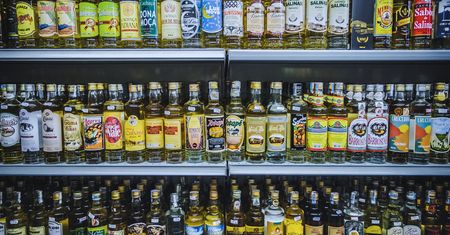 Akcyza na alkohol i tytoń ekspresowo w "trybie odrębnym". Nikt tego z branżą nie konsultował