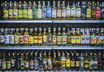 Akcyza na alkohol i tytoń ekspresowo w "trybie odrębnym". Nikt tego z branżą nie konsultował