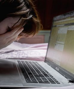 Atak hakera. Kobieta nagrana w intymnej sytuacji