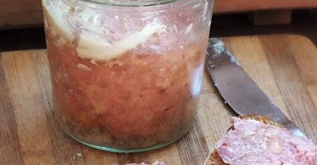 Kiełbasa w słoiku, czyli domowa mielonka