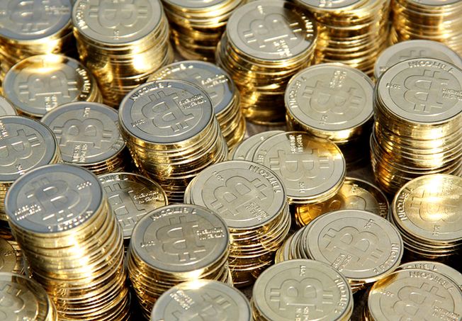 Szaleństwo na rynku bitcoina. W tym tempie wkrótce będzie wart 100 tys. dolarów