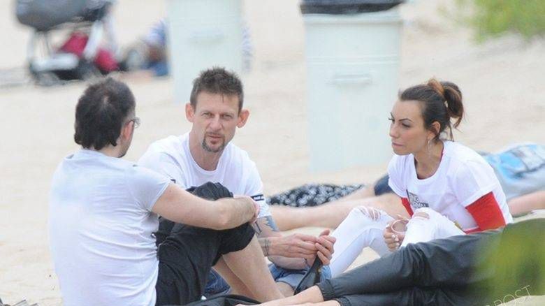 Michał Wójcik i Ewa Tecel, spacer po plaży, fot. Paparazzi
