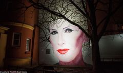 Mural Kory "zakwitł" na wiosnę. Grafika robi duże wrażenie